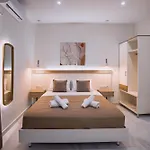 Coral 公寓式酒店 尼欧波洛伊